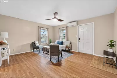 1207 E 11th St, Newberg, OR 97132 - Photo 4