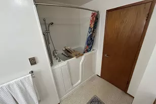 2207 Oregon Ct, Woodburn, OR 97071 - Photo 12