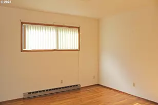 623 NE 74th Ave, Portland, OR 97213 - Photo 2