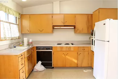 623 NE 74th Ave, Portland, OR 97213 - Photo 16