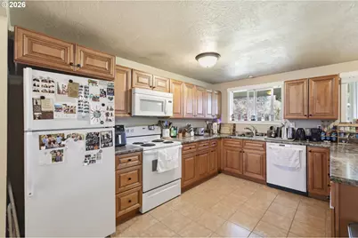 76 Woodlane Dr, Springfield, OR 97477 - Photo 14