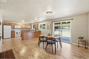 76 Woodlane Dr, Springfield, OR 97477 - Photo 8