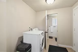 76 Woodlane Dr, Springfield, OR 97477 - Photo 24