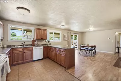 76 Woodlane Dr, Springfield, OR 97477 - Photo 6