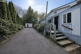 5748 NE Ainsworth St, Portland, OR 97218 - Photo 4