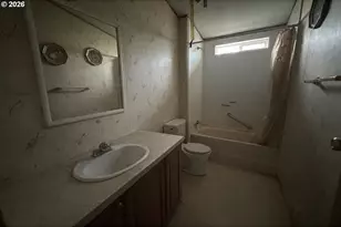 5748 NE Ainsworth St, Portland, OR 97218 - Photo 26