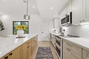 10000 SW 25th Ave, Portland, OR 97219 - Photo 12