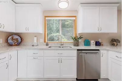10 Seagrove Loop, Lincoln City, OR 97367 - Photo 16