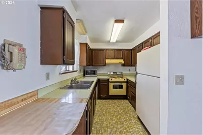 105 SE Berry St, Lebanon, OR 97355 - Photo 8