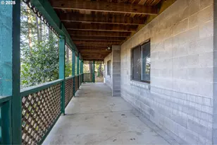 173 Park St, Glide, OR 97443 - Photo 28