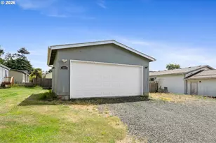 1041 NE 14th Ave, Rockaway Beach, OR 97136 - Photo 26