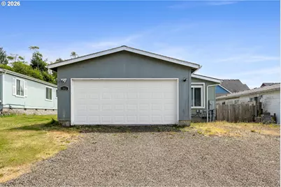 1041 NE 14th Ave, Rockaway Beach, OR 97136 - Photo 2