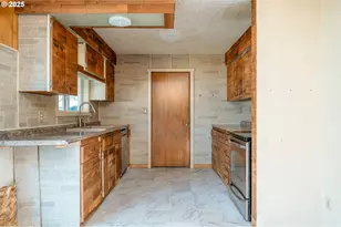 201 Ponderosa Dr, Kelso, WA 98626 - Photo 12