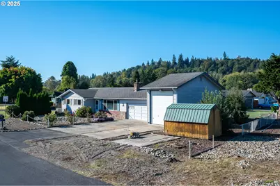 201 Ponderosa Dr, Kelso, WA 98626 - Photo 2