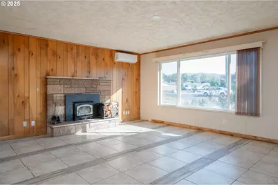 201 Ponderosa Dr, Kelso, WA 98626 - Photo 4