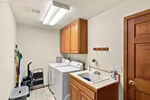 2060 Timberline Dr, Coos Bay, OR 97420 - Photo 22