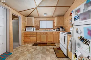 35 NW Dolphin St, Newport, OR 97365 - Photo 6