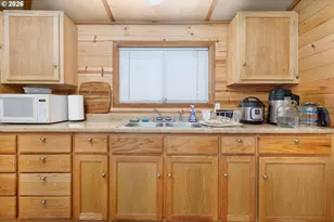 35 NW Dolphin St, Newport, OR 97365 - Photo 8