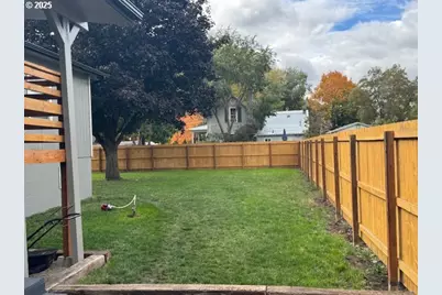 911 Division Ave, La Grande, OR 97850 - Photo 32