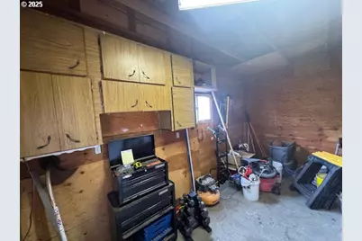 911 Division Ave, La Grande, OR 97850 - Photo 40