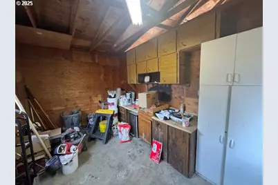 911 Division Ave, La Grande, OR 97850 - Photo 30