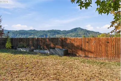371 Hawthorne St, Sutherlin, OR 97479 - Photo 28