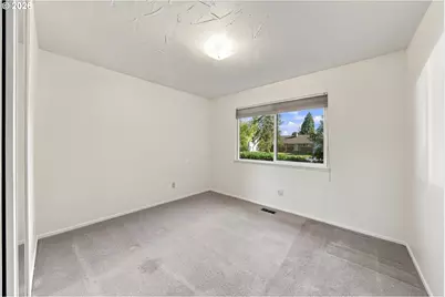 371 Hawthorne St, Sutherlin, OR 97479 - Photo 16
