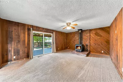 371 Hawthorne St, Sutherlin, OR 97479 - Photo 12