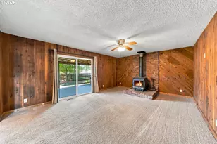 371 Hawthorne St, Sutherlin, OR 97479 - Photo 12