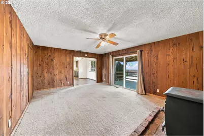 371 Hawthorne St, Sutherlin, OR 97479 - Photo 14