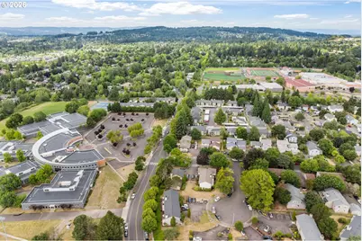 12195 SW Spur Ct, Beaverton, OR 97008 - Photo 6