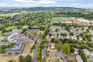 12195 SW Spur Ct, Beaverton, OR 97008 - Photo 6