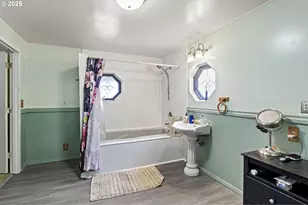 500 E B Ave, Drain, OR 97435 - Photo 26