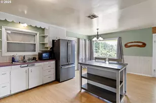 500 E B Ave, Drain, OR 97435 - Photo 18