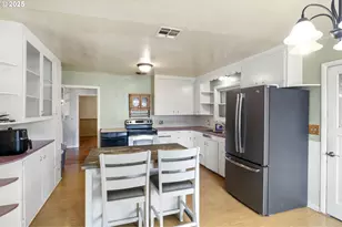 500 E B Ave, Drain, OR 97435 - Photo 14