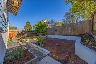 1131 Commercial Ave, Coos Bay, OR 97420 - Photo 38