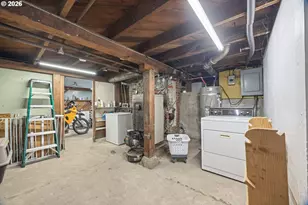 1131 Commercial Ave, Coos Bay, OR 97420 - Photo 32