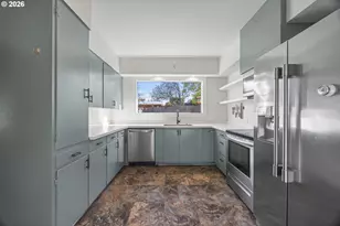 1131 Commercial Ave, Coos Bay, OR 97420 - Photo 16