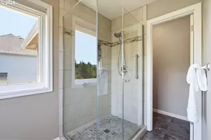 15946 SE Henderson Way, Portland, OR 97236 - Photo 24
