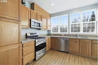 844 SE Woodrow Ln, Hillsboro, OR 97123 - Photo 16