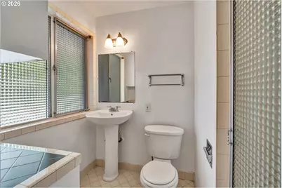 11731 NE Fargo Ct, Portland, OR 97220 - Photo 28
