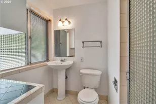 11731 NE Fargo Ct, Portland, OR 97220 - Photo 28