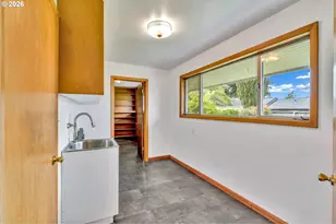 11731 NE Fargo Ct, Portland, OR 97220 - Photo 16