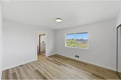 546 W Fir Ave, Coos Bay, OR 97420 - Photo 22