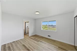 546 W Fir Ave, Coos Bay, OR 97420 - Photo 22