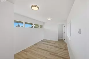 546 W Fir Ave, Coos Bay, OR 97420 - Photo 18