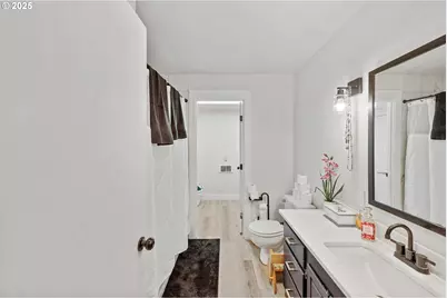 546 W Fir Ave, Coos Bay, OR 97420 - Photo 24