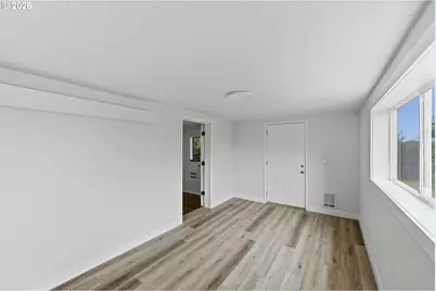 546 W Fir Ave, Coos Bay, OR 97420 - Photo 40