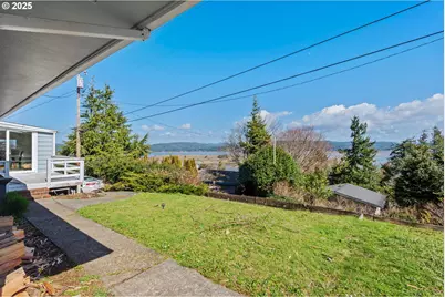 546 W Fir Ave, Coos Bay, OR 97420 - Photo 28