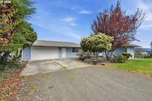 546 W Fir Ave, Coos Bay, OR 97420 - Photo 46